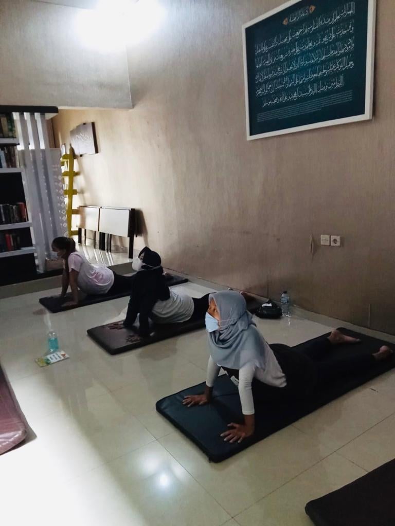 kegiatan prenatal yoga Gratis Bersama RSU Wajak Husada Minggu, 28 Maret 2021